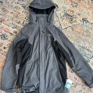 New with tags. Columbia rock away jacket.